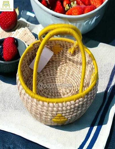 Picture of Vintage Wicker Basket With Handle 