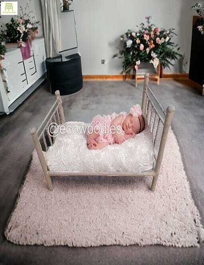 Picture of Pink Wire Metal Newborn Photography Bed 