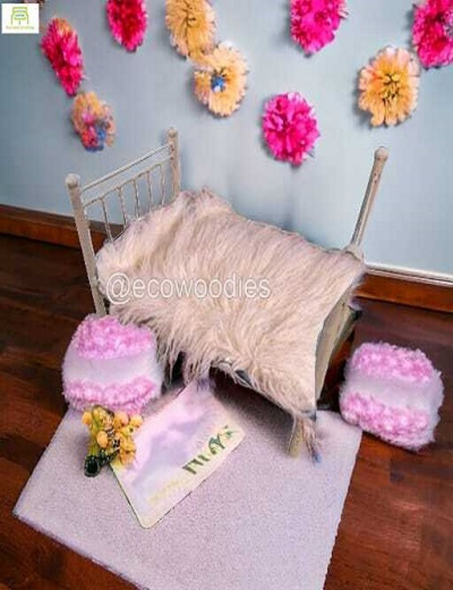 Picture of Pink Wire Metal Newborn Photography Bed 