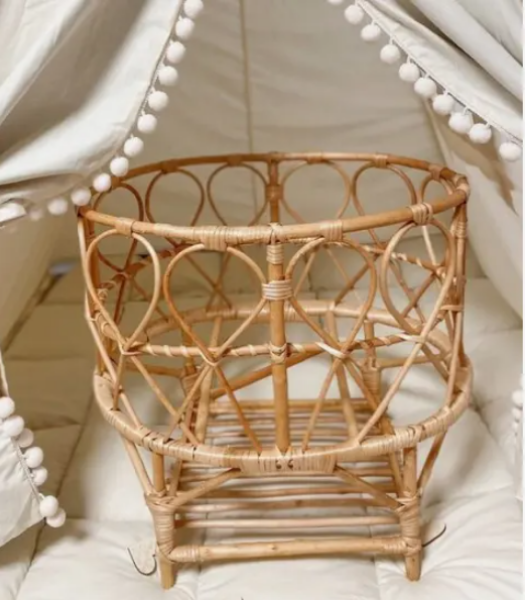 The Ultimate Guide to Rattan Crib Beds: A Perfect Blend of Style and Functionality